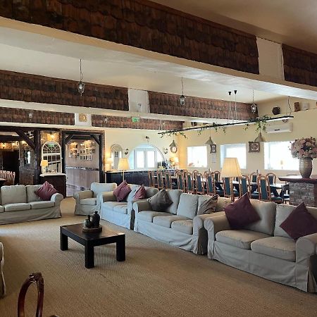 Noble House Oradea Hotel Ngoại thất bức ảnh